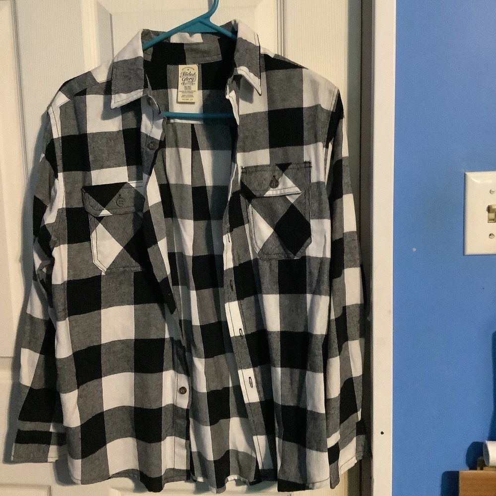 Boy’s Faded Glory Long sleeved Black & white Plaid Shirt Size 14-16